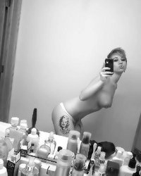Телки фотографируют свое тело 2 фотография