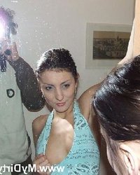 Лиза готова раздеться и отсосать член 10 фотография