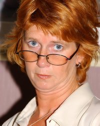 Зрелая шалава ласкает себя, мечтая о мужике 3 фотография