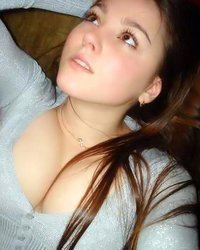 Молодые давалоки снимают себя голыми в душевой 14 фотография